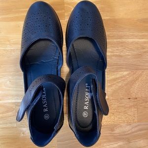 🌼Rasolli Navy blue shoes